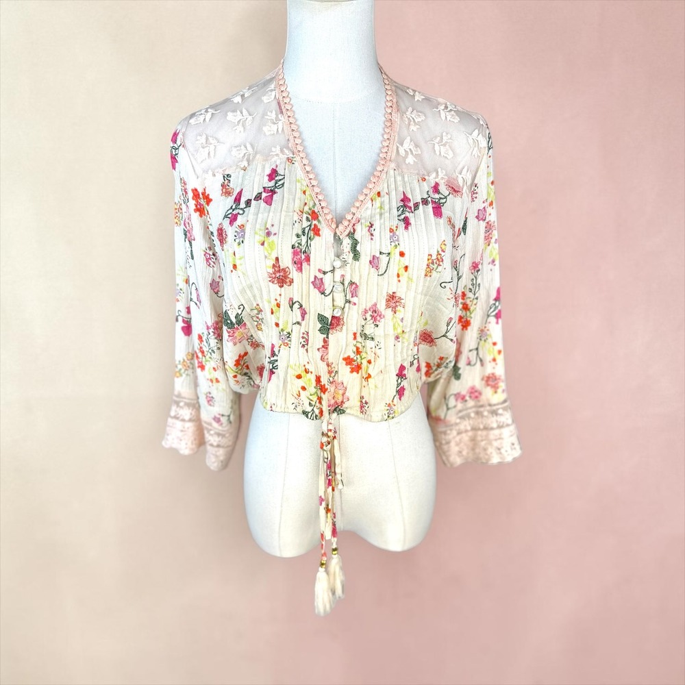 Farm Rio Brazil NWT SZ SM Cropped Blouse Off White Floral Lace Sheer Back Boho - Picture 2 of 12